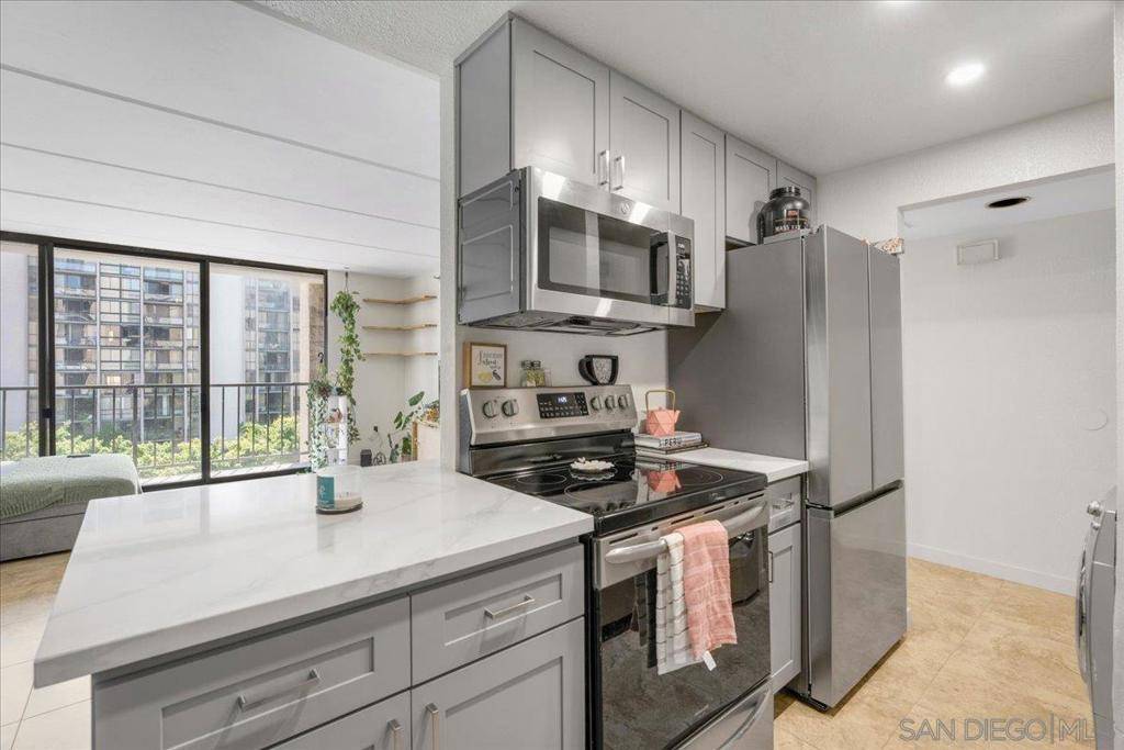 1333 8th Ave #403, San Diego, CA 92101