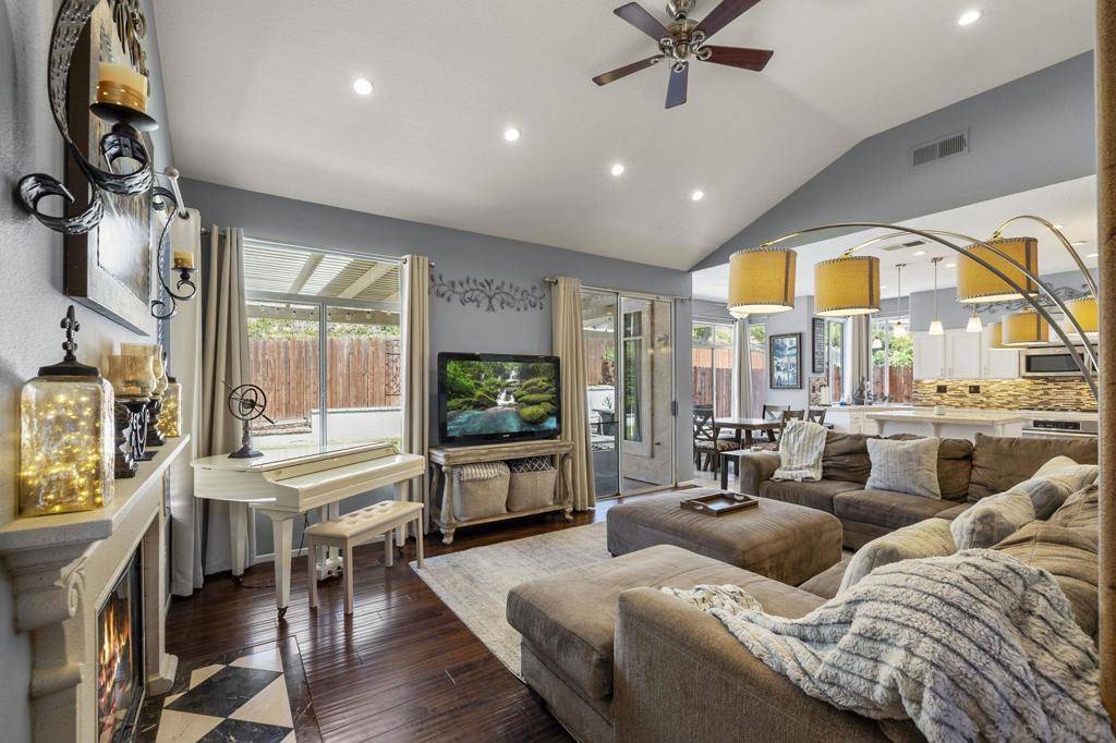 838 Masters Dr, Oceanside, CA 92057