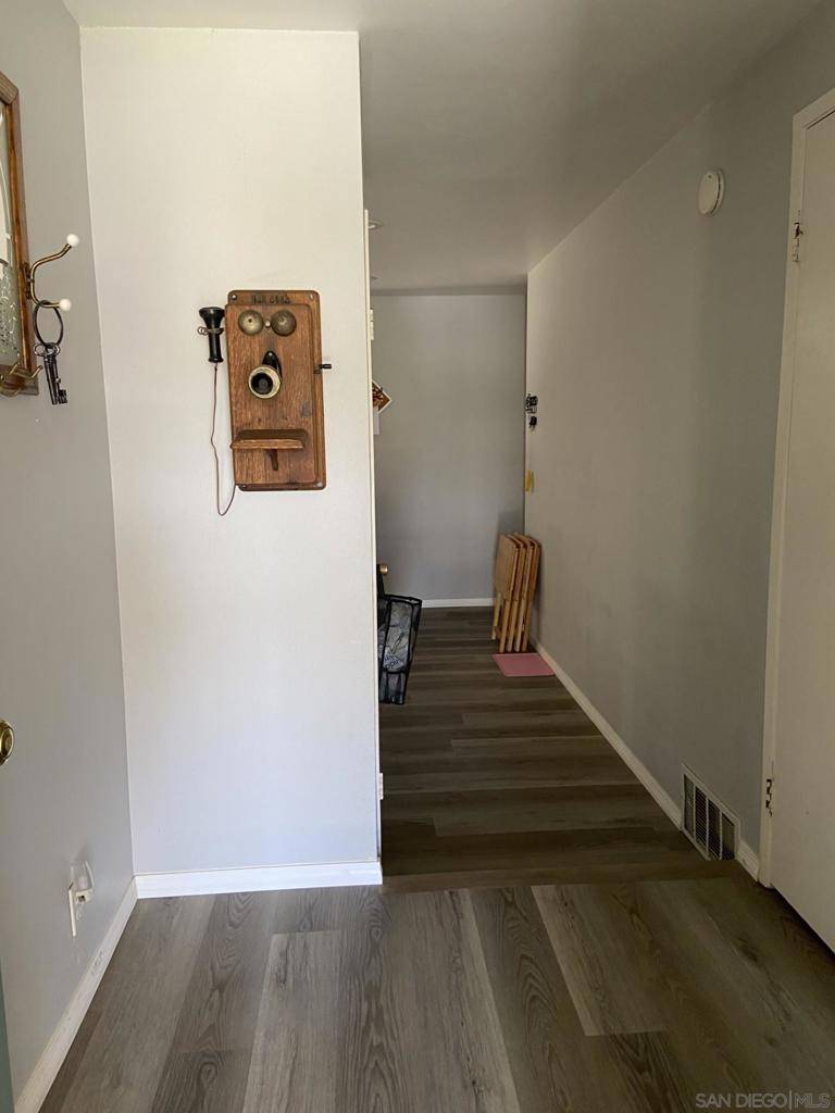 Santee, CA 92071,10011 Woodrose Av.
