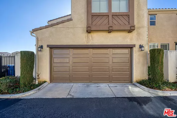 Porter Ranch, CA 91326,11501 Genova LN