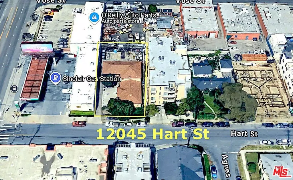 North Hollywood, CA 91605,12045 Hart ST