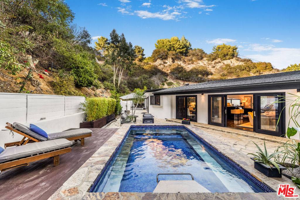 Beverly Hills, CA 90210,9596 Shirley LN