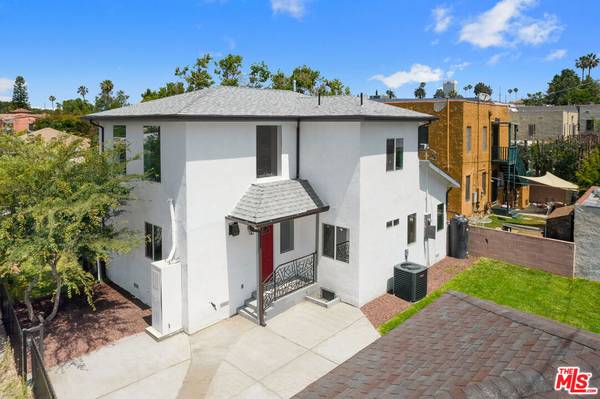 1372 N Carmona AVE, Los Angeles, CA 90019