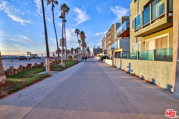 Venice, CA 90291,2207 Ocean Front WALK #2