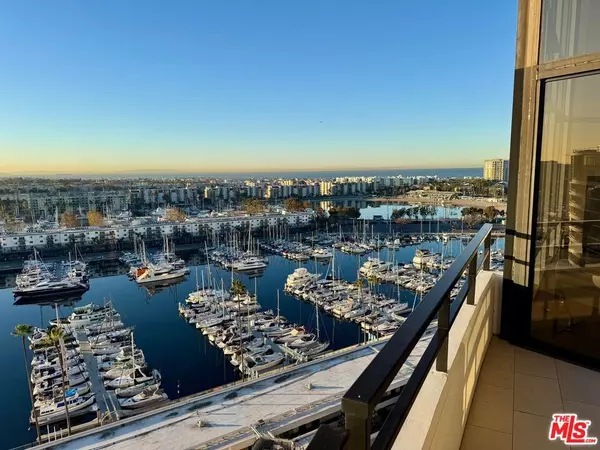 Marina Del Rey, CA 90292,4314 Marina City DR #PH 20