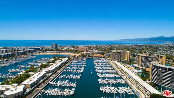 Marina Del Rey, CA 90292,4314 Marina City DR #PH 20