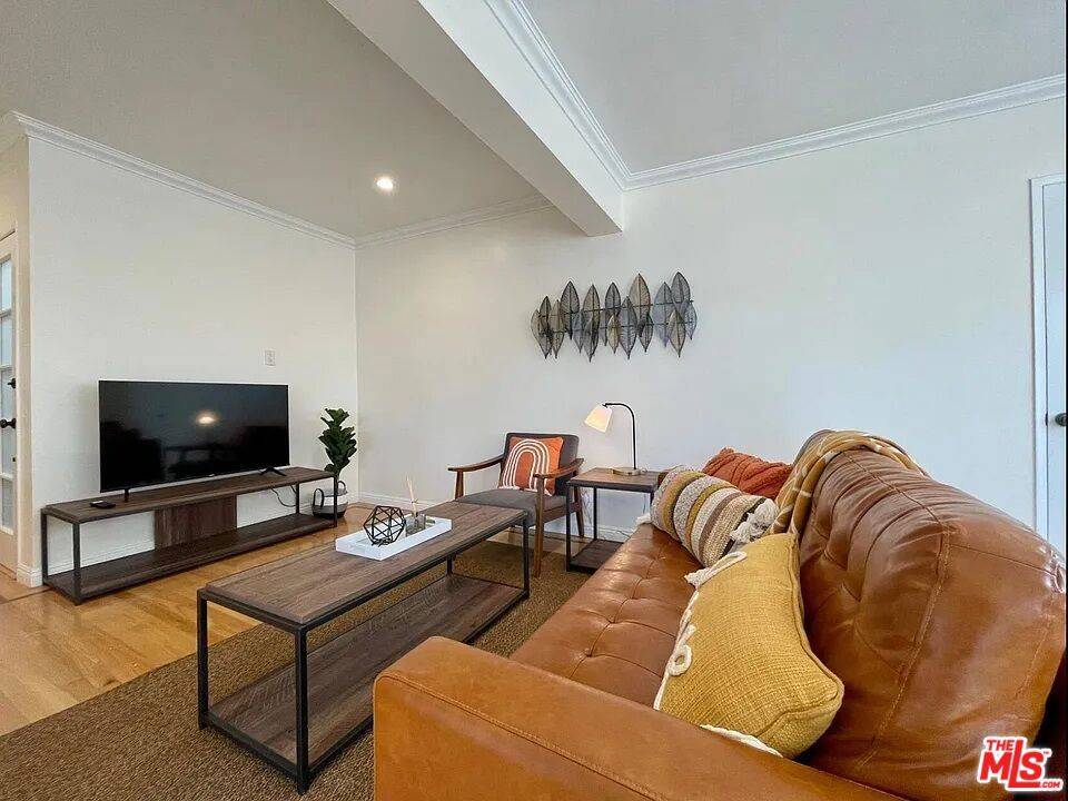 Santa Monica, CA 90403,1111 11th ST #6