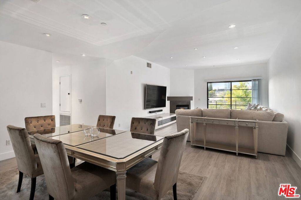 West Hollywood, CA 90069,8788 Shoreham DR #PH43