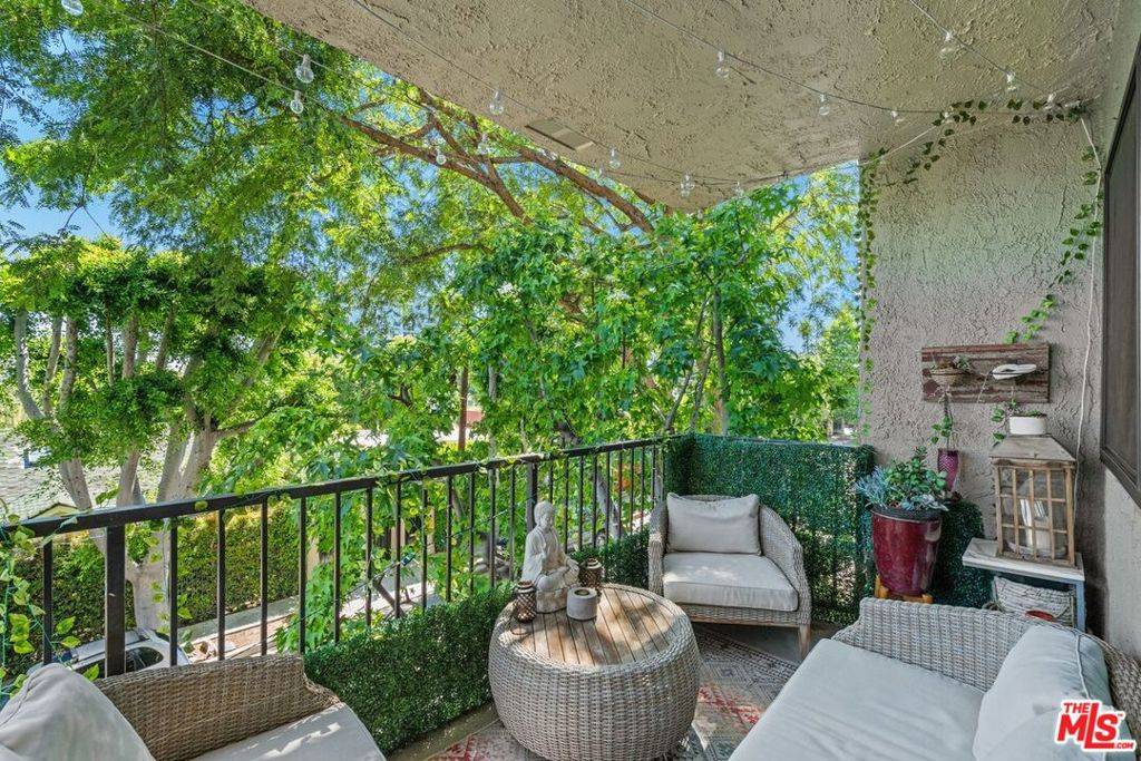 West Hollywood, CA 90069,9000 Cynthia ST #201
