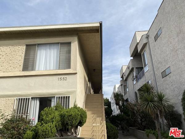 1552 Brockton AVE #4, Los Angeles, CA 90025