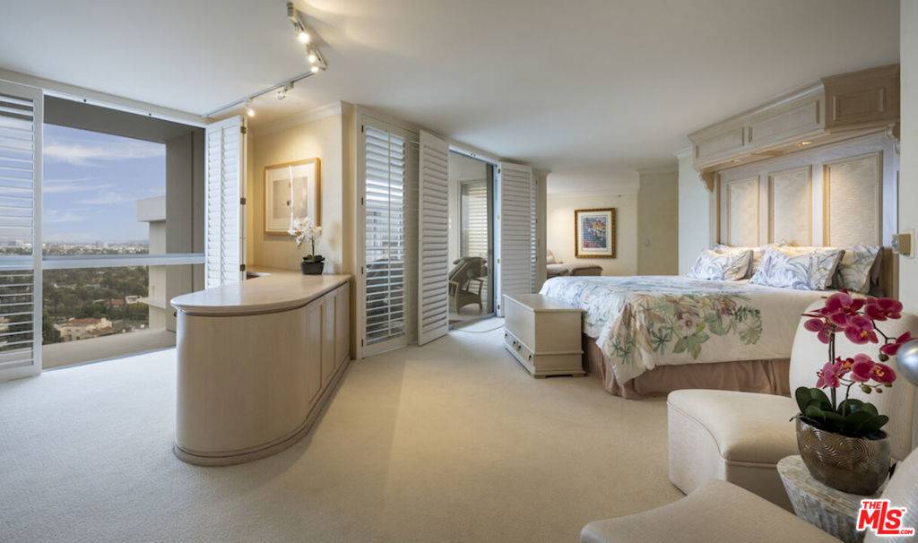 Santa Monica, CA 90402,201 Ocean AVE #1904-1905B
