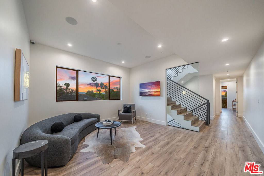 Los Angeles, CA 90034,1903 1/2 S Bedford ST