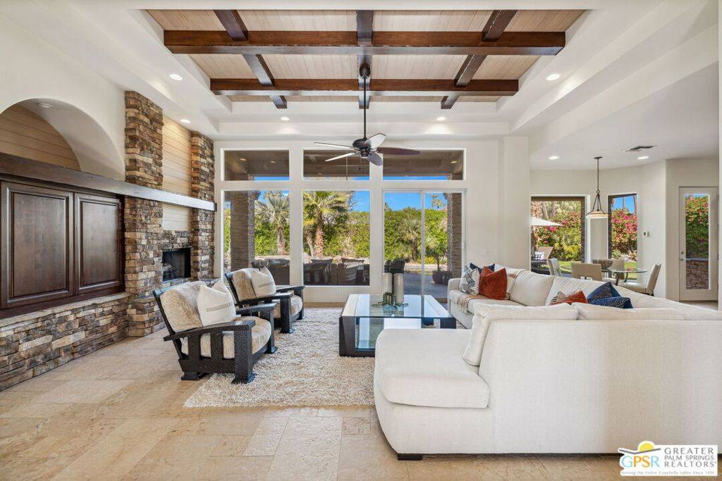 Rancho Mirage, CA 92270,2 Varsity CIR