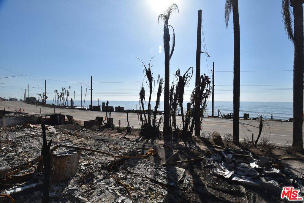 Malibu, CA 90265,21003 Pacific Coast HWY