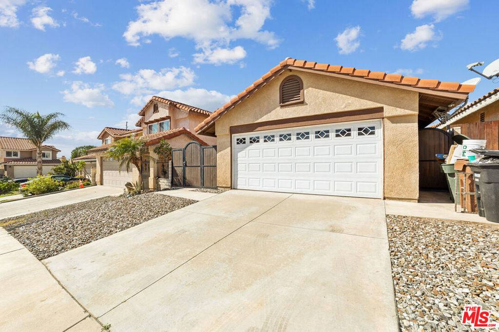1045 Bautista LN, Colton, CA 92324