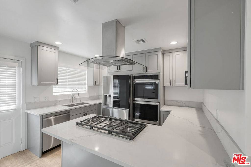 Valley Village, CA 91607,12500 Miranda ST