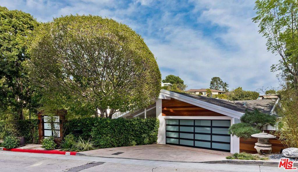 Beverly Hills, CA 90210,9316 Beverly Crest DR