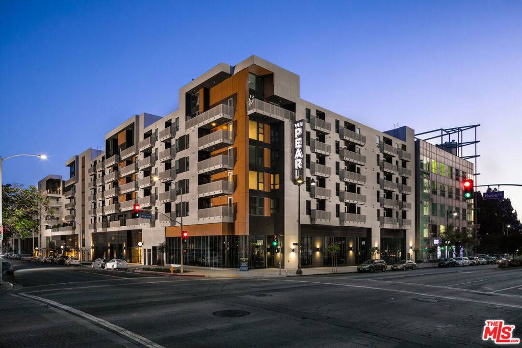 687 S Hobart BLVD #748, Los Angeles, CA 90005