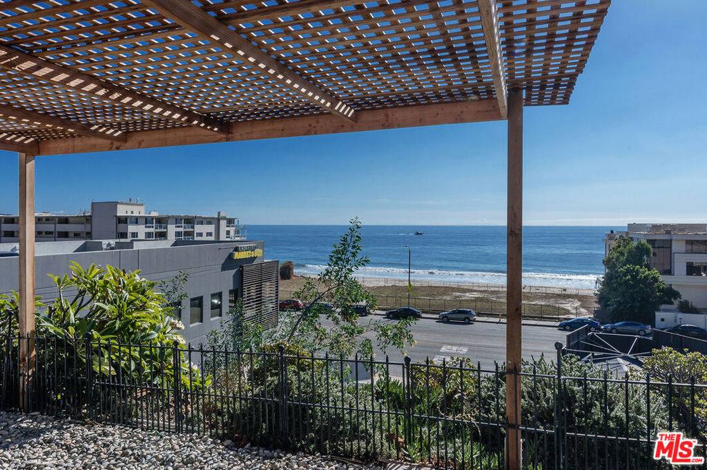 Malibu, CA 90265,22609 PACIFIC COAST HWY #A