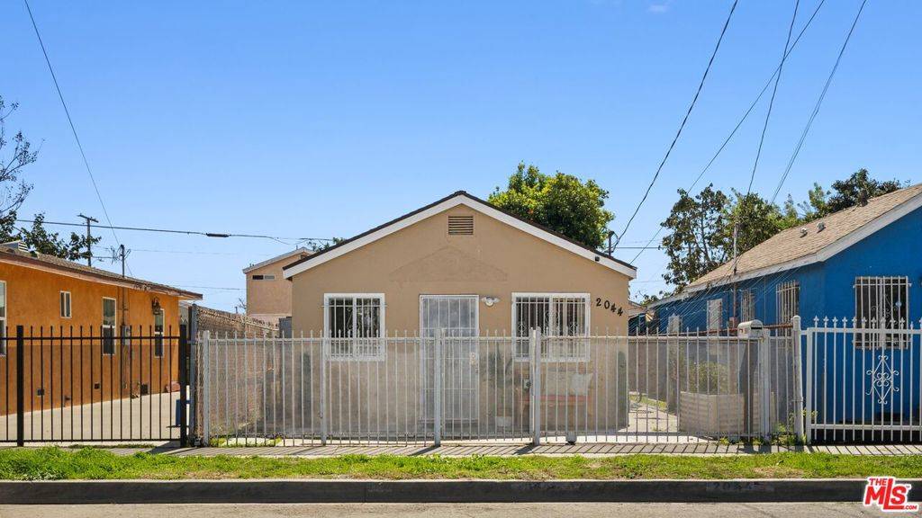 Compton, CA 90222,2044 E Stockwell ST