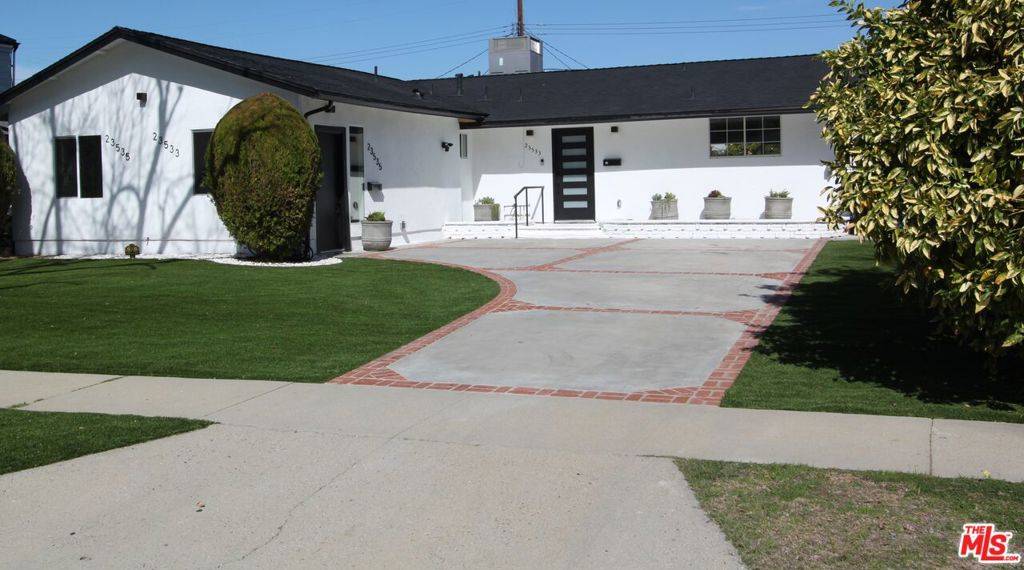 23535 Styles ST, Woodland Hills, CA 91367