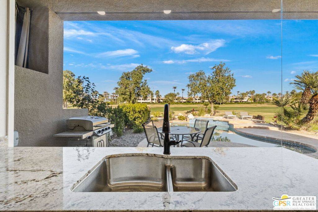 22 Pebble Beach DR, Rancho Mirage, CA 92270