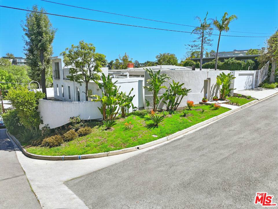 2442 Green View PL, Los Angeles, CA 90046