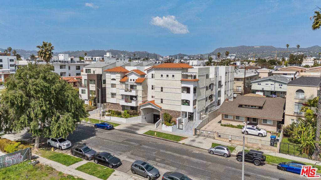 4733 Elmwood AVE #402, Los Angeles, CA 90004