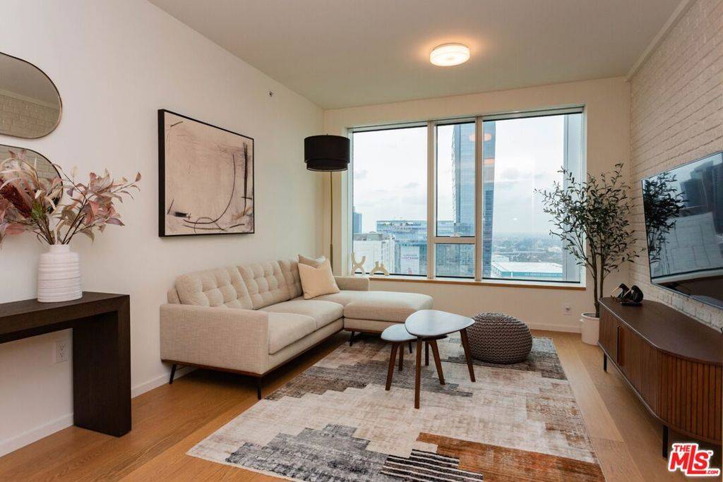 889 Francisco ST #2602, Los Angeles, CA 90017