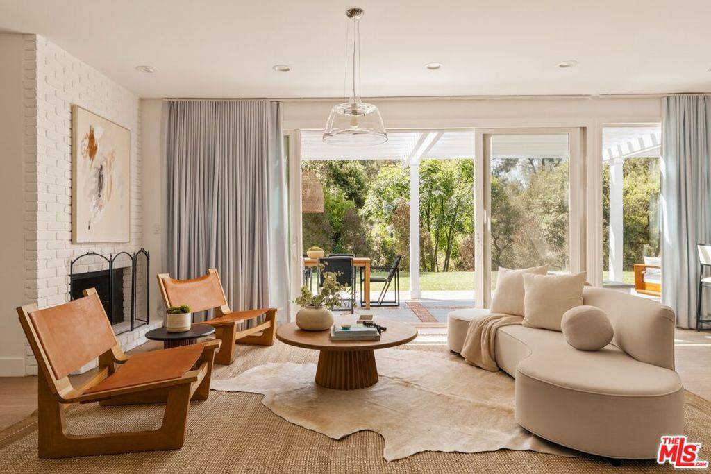 Calabasas, CA 91302,3021 Turtle Creek RD