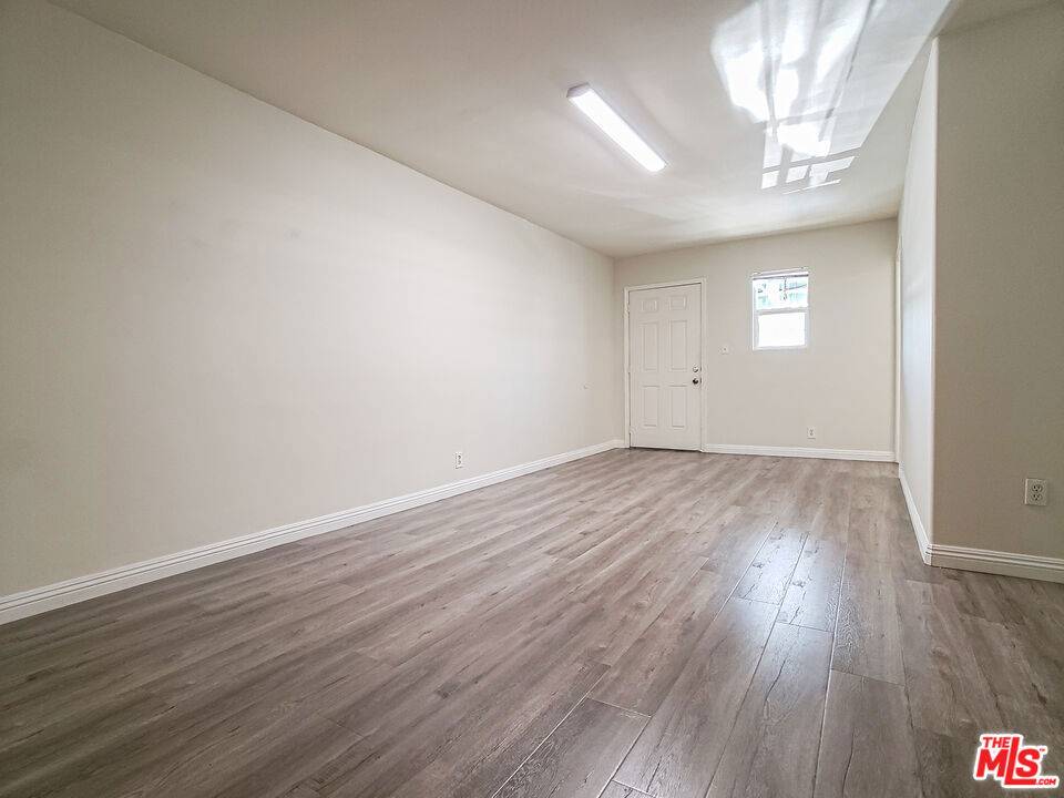 Los Angeles, CA 90020,354 S St Andrews PL