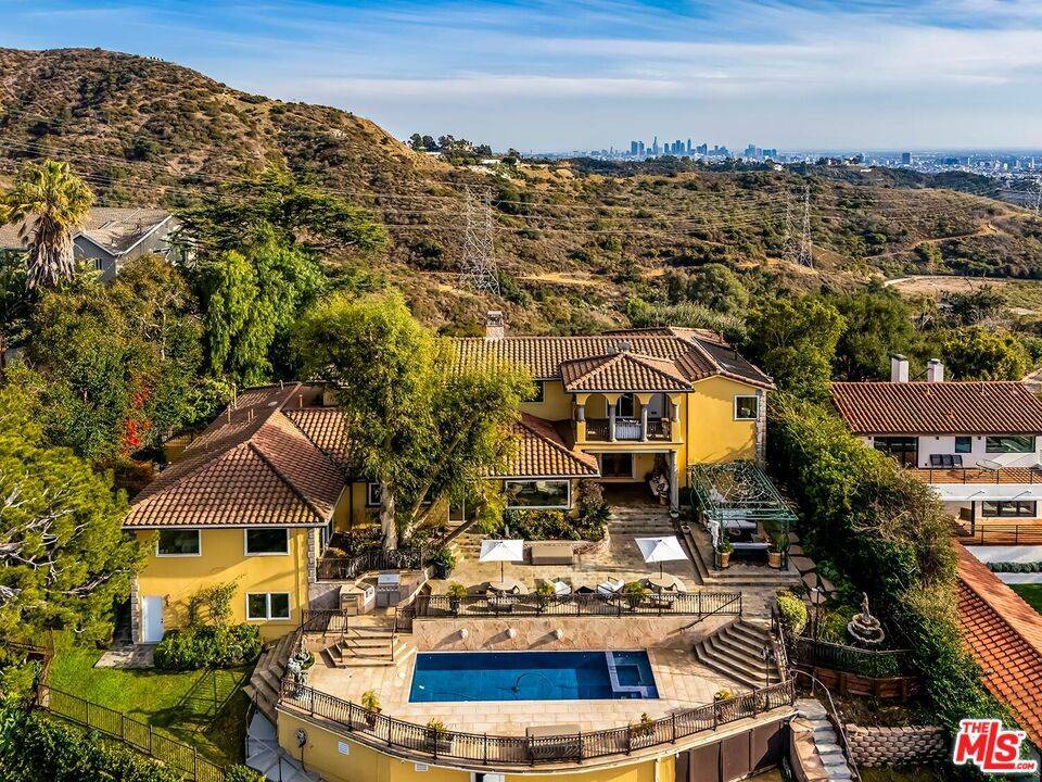 Los Angeles, CA 90068,3595 Wonder View DR