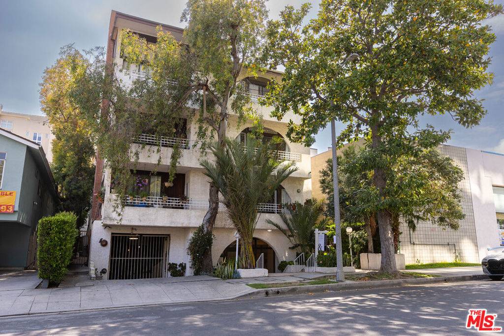 1209 Amherst AVE #201, Los Angeles, CA 90025