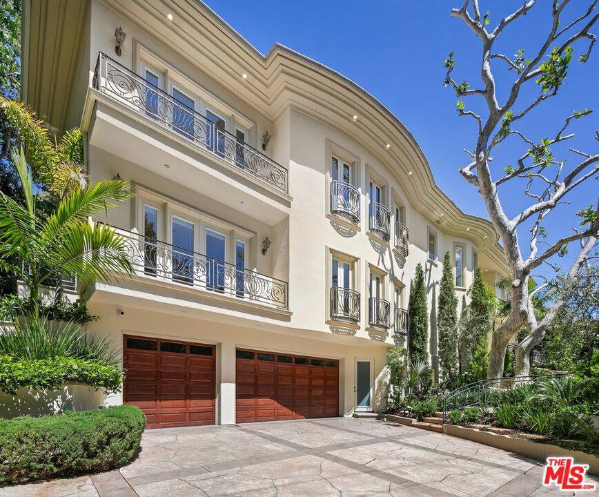 1350 Benedict Canyon DR, Beverly Hills, CA 90210