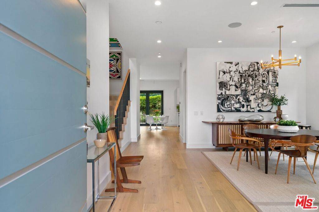 Los Angeles, CA 90066,12555 Preston WAY