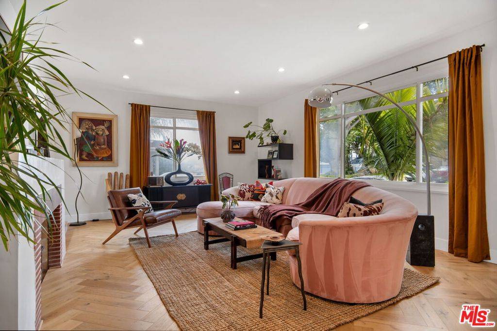 View Park, CA 90043,4904 Presidio DR