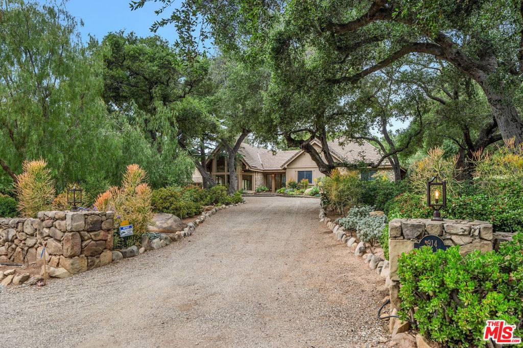 Ojai, CA 93023,914 Palomar RD
