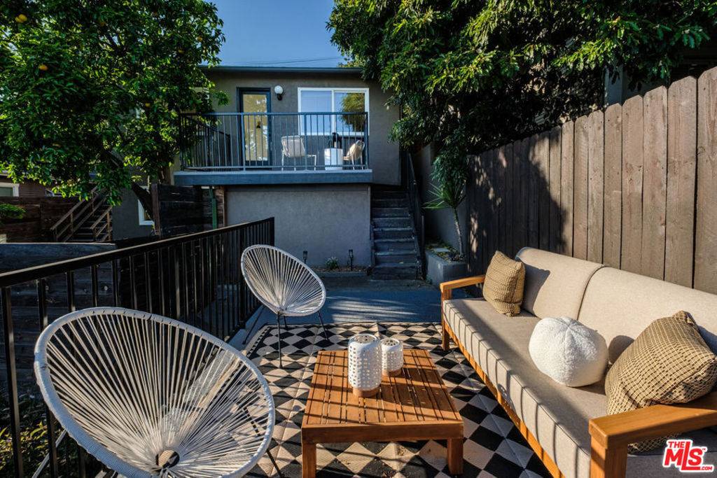 Los Angeles, CA 90042,6209 Vidette ST