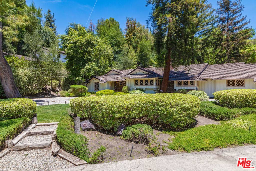 5854 Round Meadow RD, Hidden Hills, CA 91302