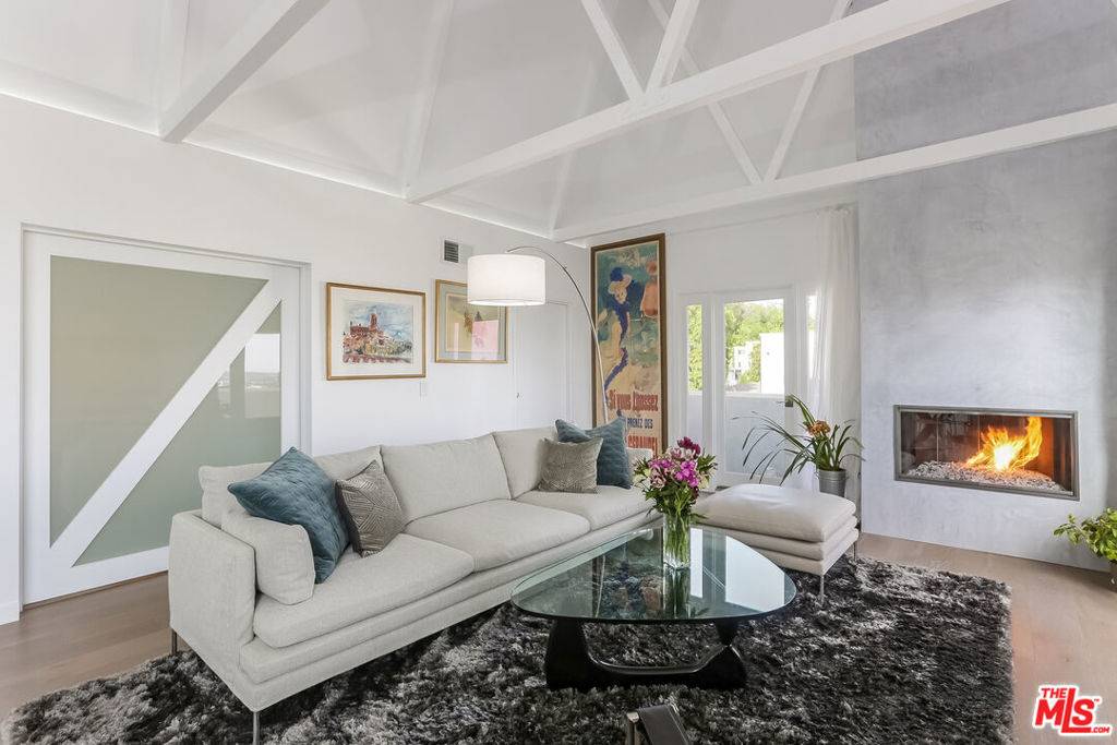 West Hollywood, CA 90069,1264 Ozeta TER #302