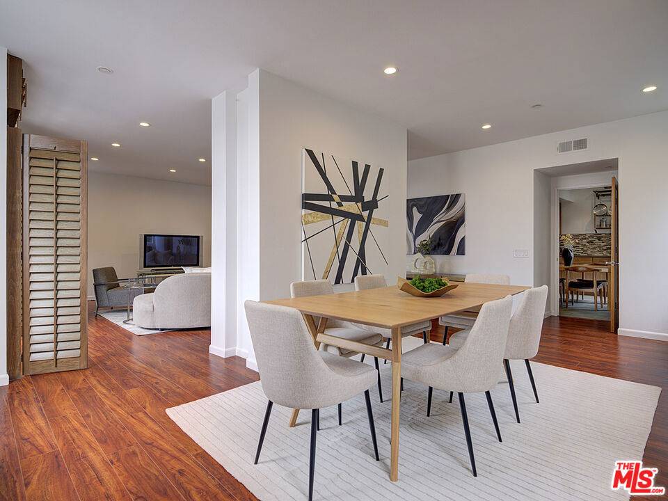 Beverly Hills, CA 90212,235 S Reeves DR #305