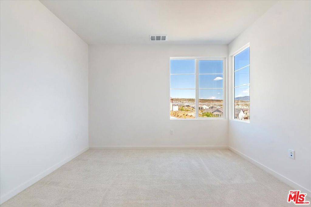 Santa Clarita, CA 91350,28903 Terrane CT
