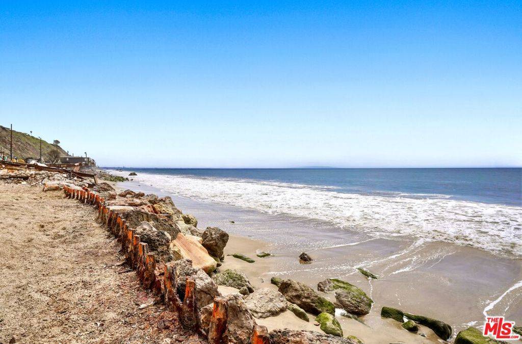 Malibu, CA 90265,20608 Pacific Coast HWY