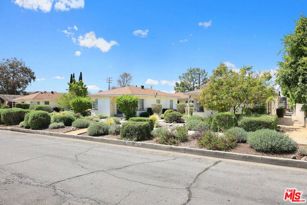 Glendora, CA 91741,121 -137 N Wabash AVE