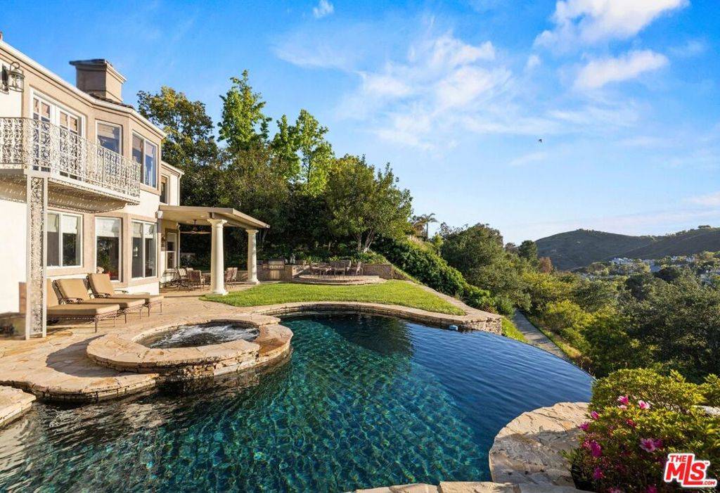 3469 Cordova DR, Calabasas, CA 91302