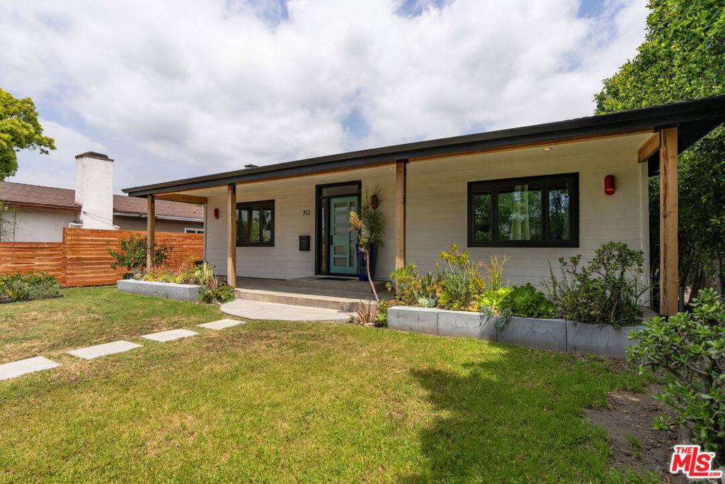 Burbank, CA 91506,712 N Keystone ST