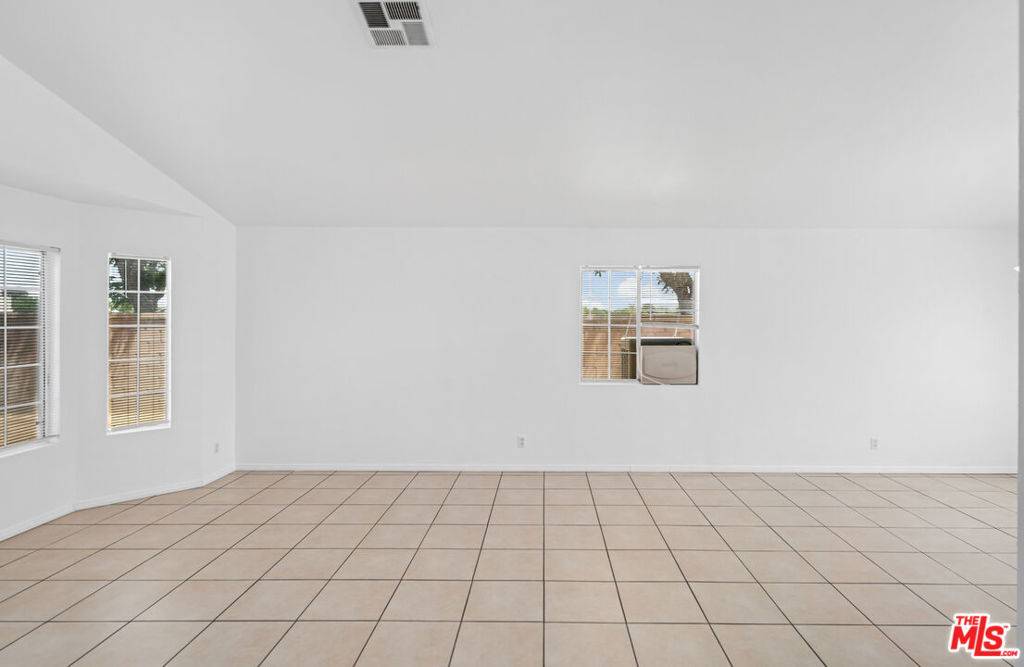 Lancaster, CA 93535,2352 E Kildare ST