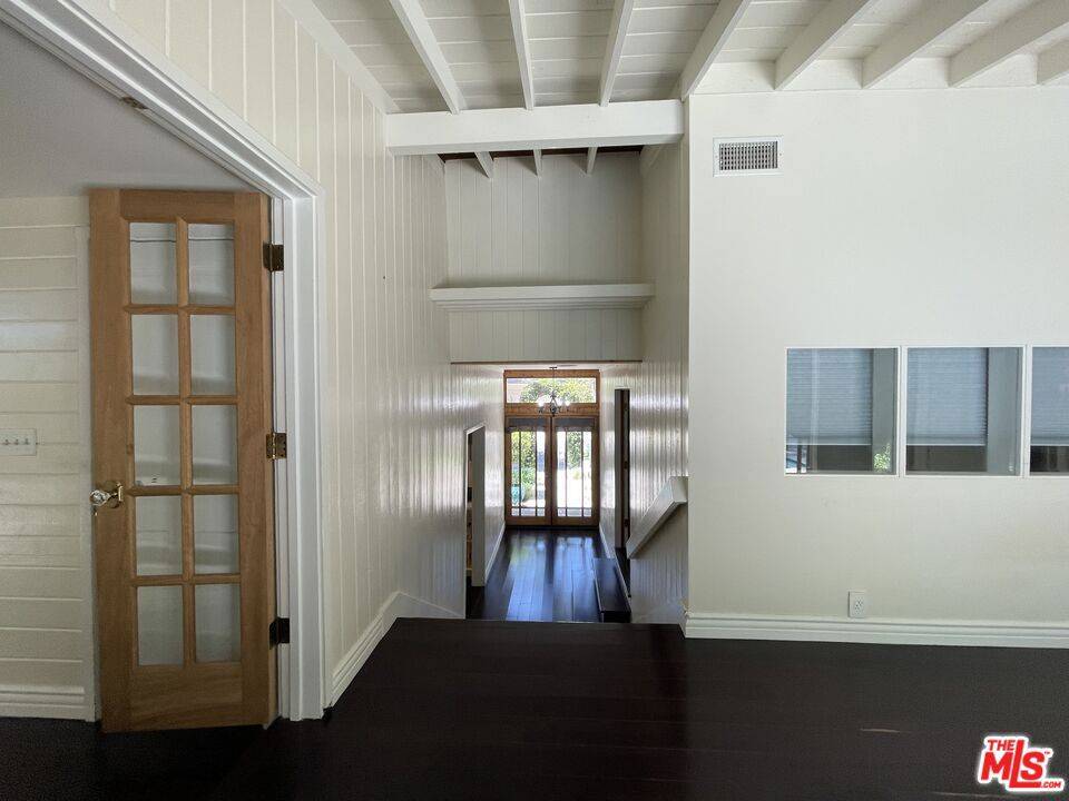 La Canada Flintridge, CA 91011,5320 Palm DR