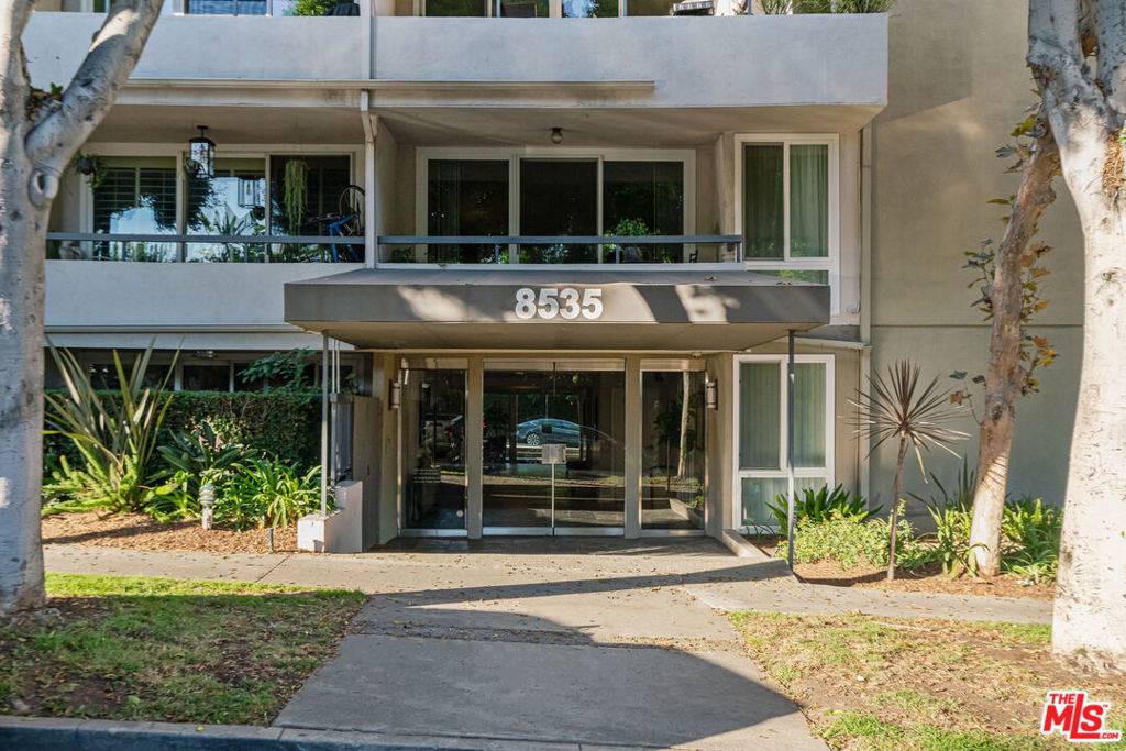 West Hollywood, CA 90069,8535 W West Knoll DR #208