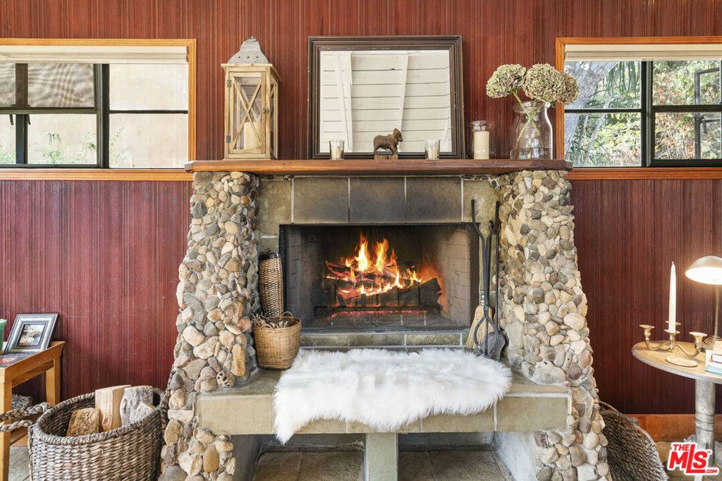 Topanga, CA 90290,816 Basin DR